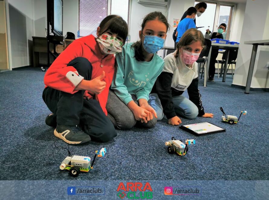 ARRA CLUB Girl Power robotica WeDo1 min | ARRA CLUB